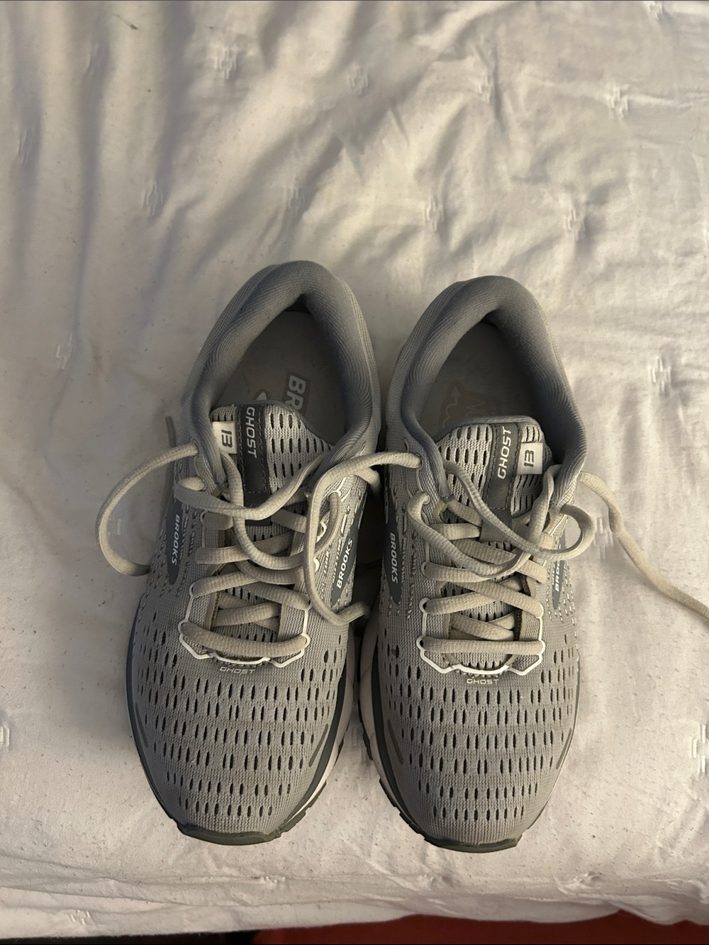 Brooks women’s wide Ghost 13 Sneakers - Light Gray